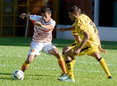 Foto de la galería: Con Cabezón Ruggeri en la tribuna, Crucero cortó la racha: derrotó a Flandria de local