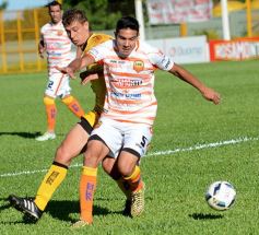 Foto de la galería: Con Cabezón Ruggeri en la tribuna, Crucero cortó la racha: derrotó a Flandria de local