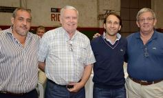Foto de la galería: Reconocimiento a las glorias del fútbol y a periodistas históricos de Posadas