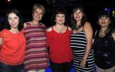 Foto de la galería: Empleados de supermercados cerraron el año con una divertida fiesta