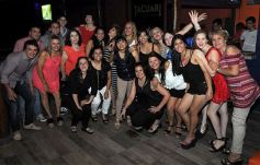 Foto de la galería: Empleados de supermercados cerraron el año con una divertida fiesta