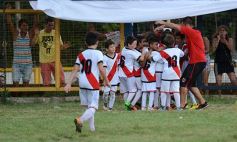 Foto de la galería: El clásico del fútbol posadeño en su versión infantil: los futuros cracks en acción