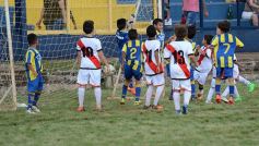 Foto de la galería: El clásico del fútbol posadeño en su versión infantil: los futuros cracks en acción