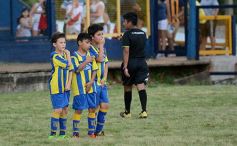 Foto de la galería: El clásico del fútbol posadeño en su versión infantil: los futuros cracks en acción