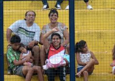 Foto de la galería: El clásico del fútbol posadeño en su versión infantil: los futuros cracks en acción