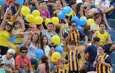 Foto de la galería: El clásico del fútbol posadeño en su versión infantil: los futuros cracks en acción