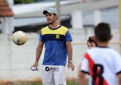 Foto de la galería: El clásico del fútbol posadeño en su versión infantil: los futuros cracks en acción