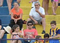 Foto de la galería: El clásico del fútbol posadeño en su versión infantil: los futuros cracks en acción
