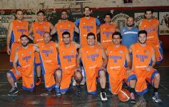 Sixto Fotografías. Deportes. Torneo Clausura - 2 de Abril confirmó su excelente momento ante Brown en Villa Urquiza