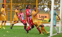 Sixto Fotografías. Deportes. B Nacional - Crucero empató con Atlético Paraná, pero mereció mucho más
