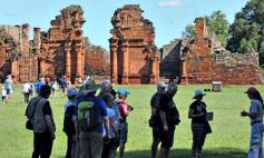 Sixto Fotografías. Sociedad. Turismo en Misiones - Las Reducciones de San Ignacio siempre convocan a los visitantes