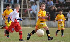 Sixto Fotografías. Deportes. Liga Posadeña-Inferiores - El semillero del fútbol misionero a pleno en el Brown