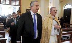 Sixto Fotografías. Sociedad. Acto Aniversario - El gobernador presidió el acto central por el Bicentenario de la Independencia en Posadas