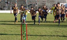 Sixto Fotografías. Deportes. Liga Posadeña A - Mitre derrotó a Guaraní y demostró por qué es el mejor de la Liga posadeña