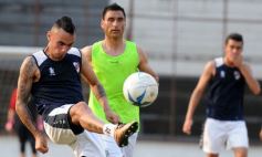 Sixto Fotografías. Deportes. Amistosos - Guaraní sigue su puesta a punto: goleó a Madariaga de Paso de los Libres