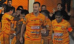 Sixto Fotografías. Deportes. B Nacional - Crucero arrancó el torneo con garra y corazón