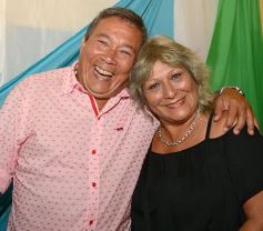 Foto de la galería: Brindis con amigos para recibir al Año Nuevo