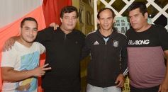 Foto de la galería: Brindis con amigos para recibir al Año Nuevo