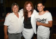 Foto de la galería: Brindis con amigos para recibir al Año Nuevo