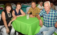 Foto de la galería: Brindis con amigos para recibir al Año Nuevo
