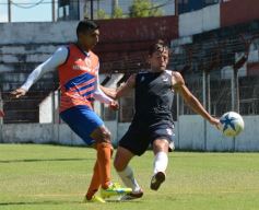 Foto de la galería: Guaraní sigue la preparación: empató ante Athletic Club