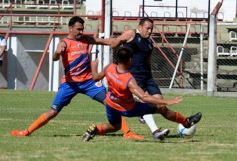Foto de la galería: Guaraní sigue la preparación: empató ante Athletic Club