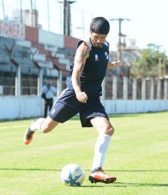 Foto de la galería: Guaraní sigue la preparación: empató ante Athletic Club
