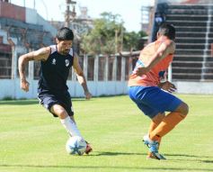 Foto de la galería: Guaraní sigue la preparación: empató ante Athletic Club