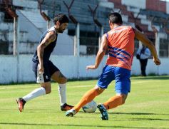 Foto de la galería: Guaraní sigue la preparación: empató ante Athletic Club