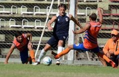 Foto de la galería: Guaraní sigue la preparación: empató ante Athletic Club