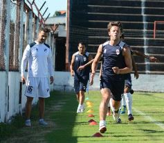 Foto de la galería: Guaraní sigue la preparación: empató ante Athletic Club