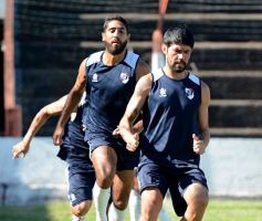 Foto de la galería: Guaraní sigue la preparación: empató ante Athletic Club
