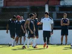 Foto de la galería: Guaraní sigue la preparación: empató ante Athletic Club