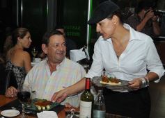 Foto de la galería: Cena y excelente show de Rulo Espínola en el complejo La Cruz de Santa Ana