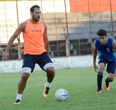 Foto de la galería: Guaraní calienta motores: derrotó a Atlético Oberá en otro amistoso