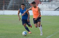 Foto de la galería: Guaraní calienta motores: derrotó a Atlético Oberá en otro amistoso