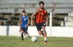 Foto de la galería: Guaraní calienta motores: derrotó a Atlético Oberá en otro amistoso