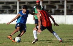 Foto de la galería: Guaraní calienta motores: derrotó a Atlético Oberá en otro amistoso