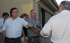 Foto de la galería: El ministro Frigerio recorrió viviendas del Procrear en Itaembé Guazú