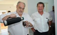 Foto de la galería: El ministro Frigerio recorrió viviendas del Procrear en Itaembé Guazú