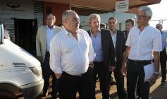 Foto de la galería: El ministro Frigerio recorrió viviendas del Procrear en Itaembé Guazú