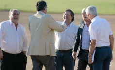 Foto de la galería: El ministro Frigerio recorrió viviendas del Procrear en Itaembé Guazú