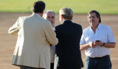 Foto de la galería: El ministro Frigerio recorrió viviendas del Procrear en Itaembé Guazú