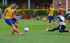 Foto de la galería: El Colectivero derrotó a For Ever en otro amistoso de pretemporada