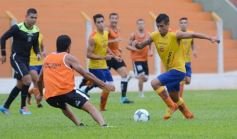 Foto de la galería: El Colectivero derrotó a For Ever en otro amistoso de pretemporada