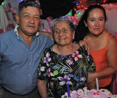 Foto de la galería: Los 91 años de María Daluz Lorenzo, entre asado y chamamé