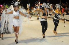 Foto de la galería: Los corsos en la costanera posadeña: show inigualable