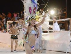 Foto de la galería: Los corsos en la costanera posadeña: show inigualable