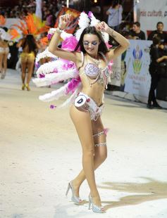 Foto de la galería: Los corsos en la costanera posadeña: show inigualable