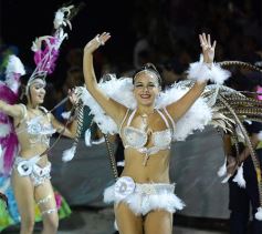 Foto de la galería: Los corsos en la costanera posadeña: show inigualable